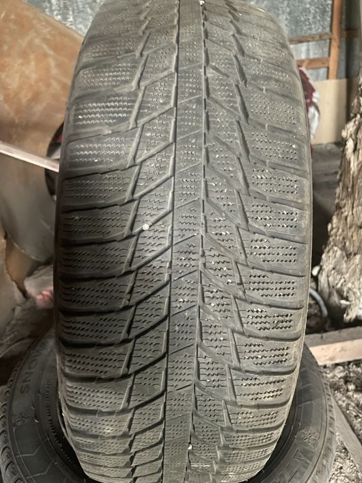 Продам комплект зимних шин