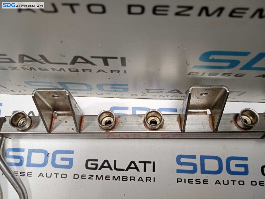 Rampa Presiune Injectoare Distribuitor Carburant Benzina Audi A4 B5 1.6 B 1995 - 2000 Cod 050133317 [M4261]