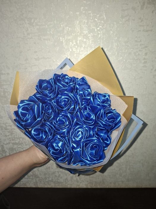 Розы из атласной ленты