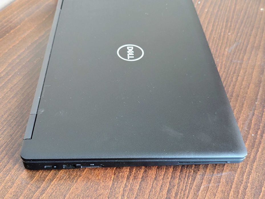 Dell Latitude 5590 - 15.6" - FHD - i5-8250U - 8/256 GB + Win11