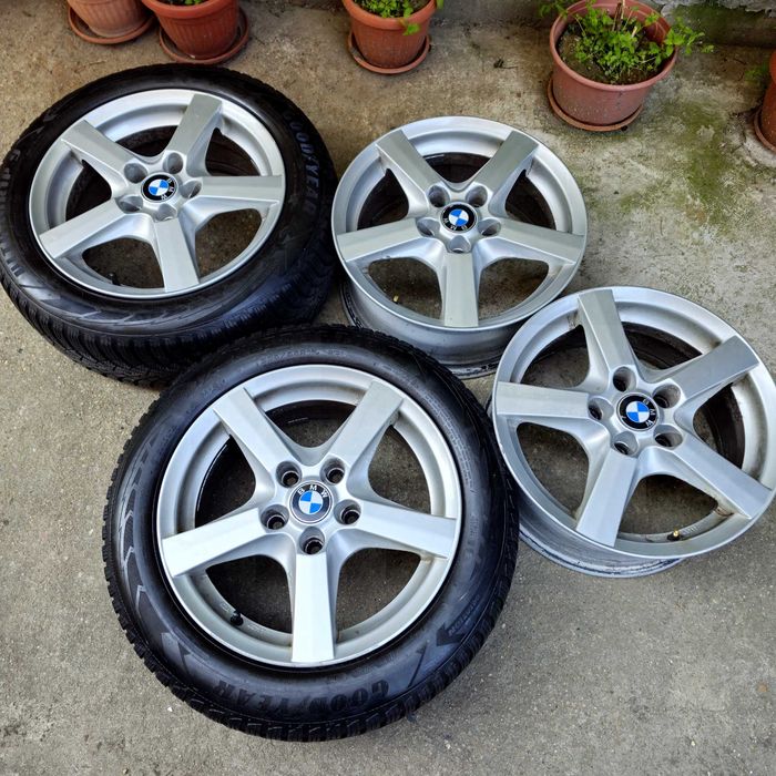 BMW Е87 4-ри джанти с две зимни гуми 205/55R16