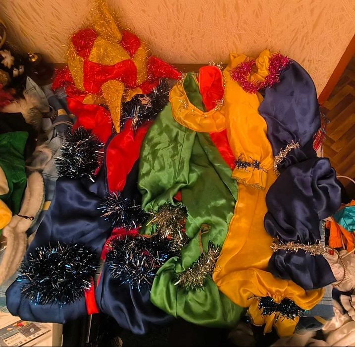 Костюмы и маски праздничные на Новый год