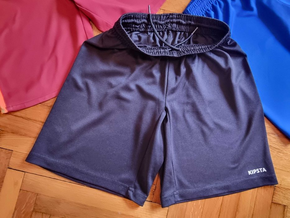 Lot 4 pantaloni scurti fotbal Decathlon, marimea 140