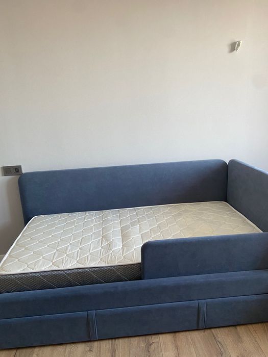 Продам детскую кровать диван