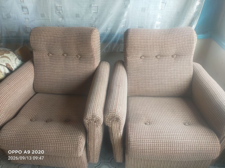 Продам диван и кресло (комплект)