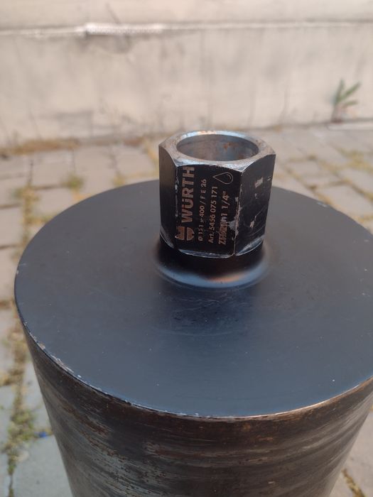 Carota Hilti și Würth