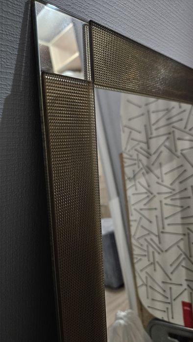 Продам настенное зеркало