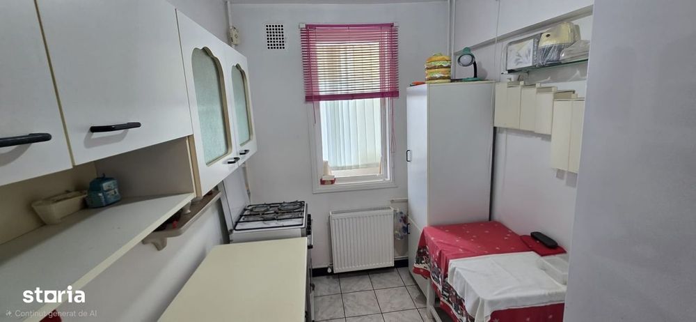De vanzare - Apartament semidecomandat Piata Progresul