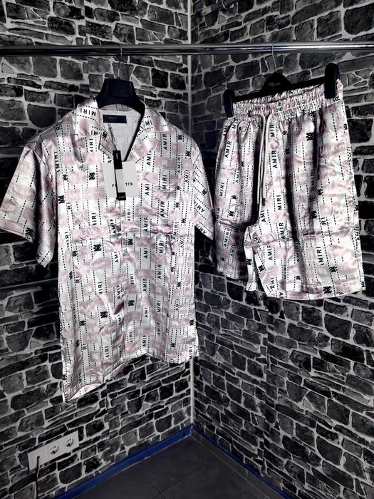 Amiri летен екип