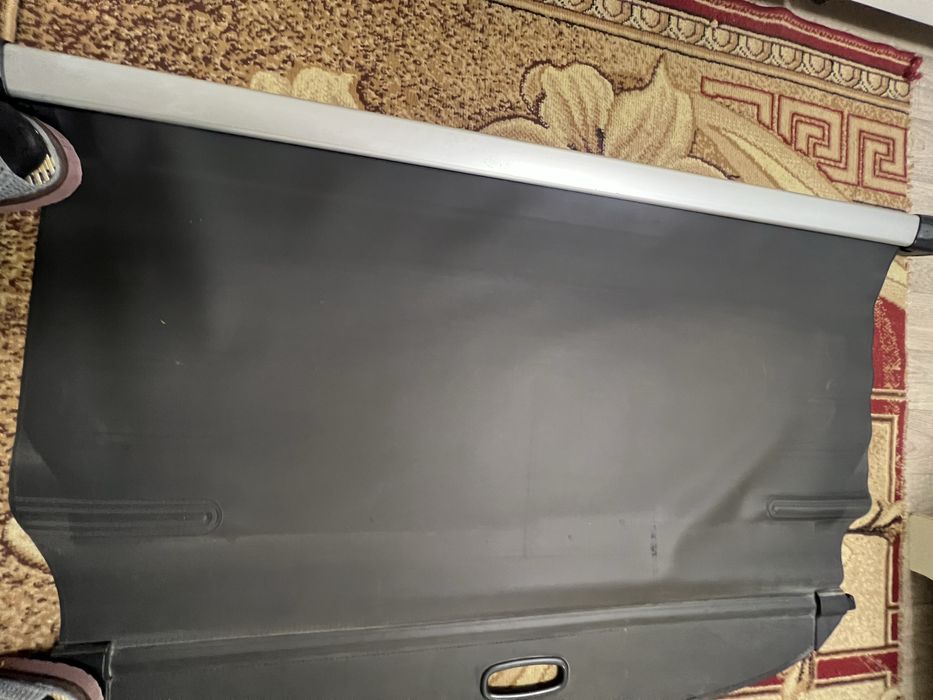 Продаю штор на багажник