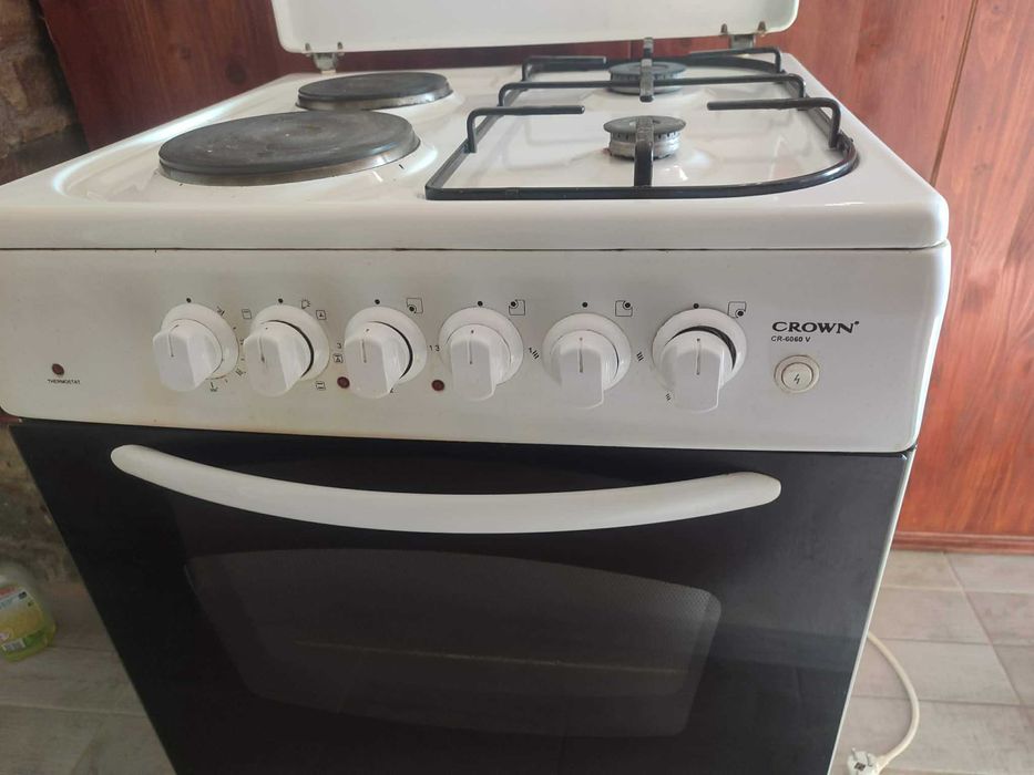 Комбинирана готварска печка Crown CR6060V – газ + ток