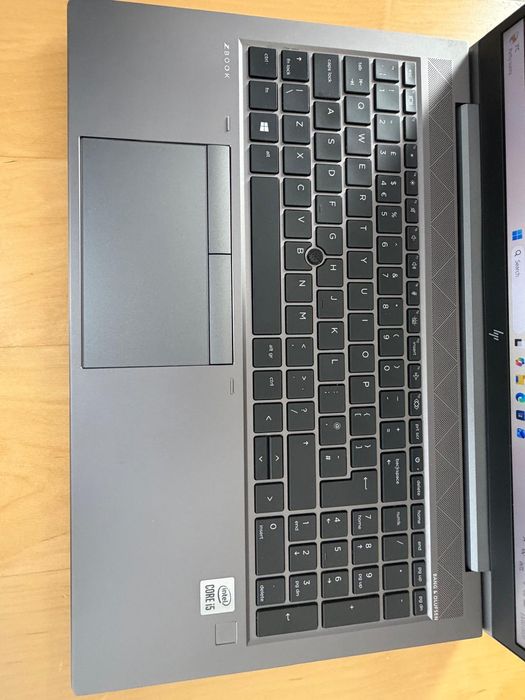 Vand HP Zbook Firefly G7 mobile workspace -2400ron