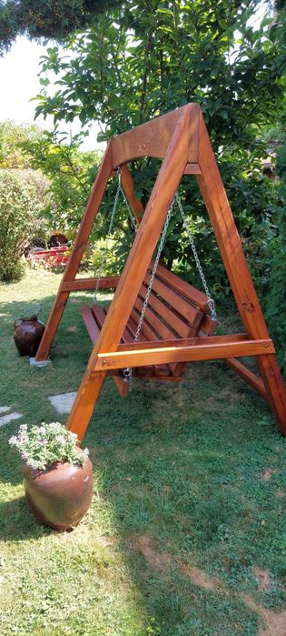 Дървена градинска люлка