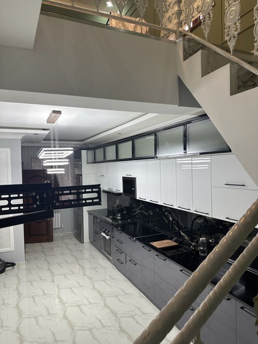 Zamonaviy Hovli sotiladi