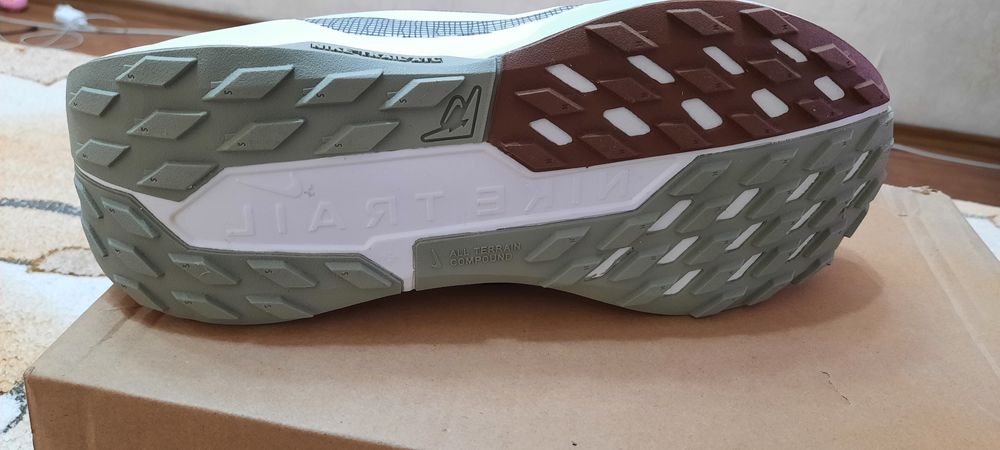 Мужские кроссовки  40р.