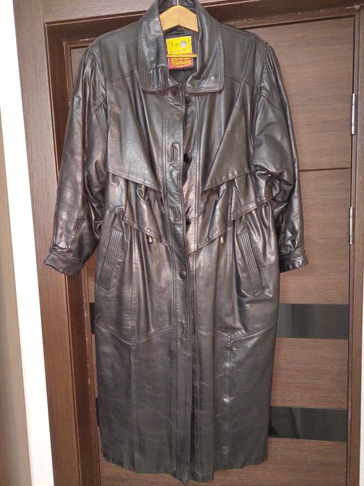 Продаётся теплый кожанный плащ