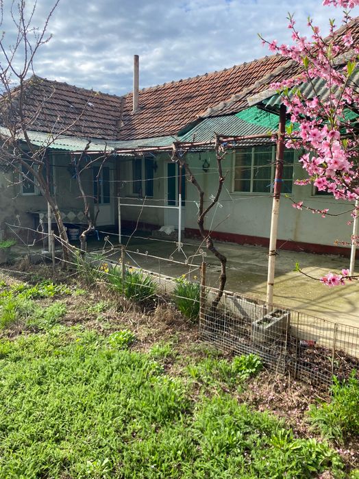 Vând casa in Cordau