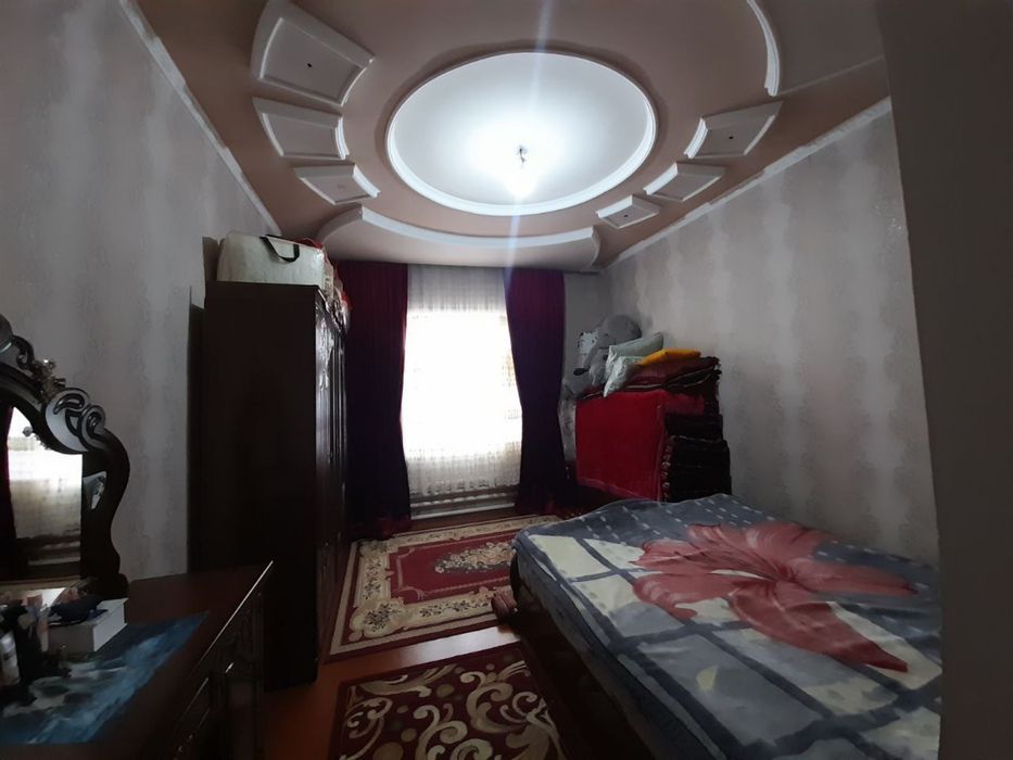 Hovli sotiladi 8 sotix
