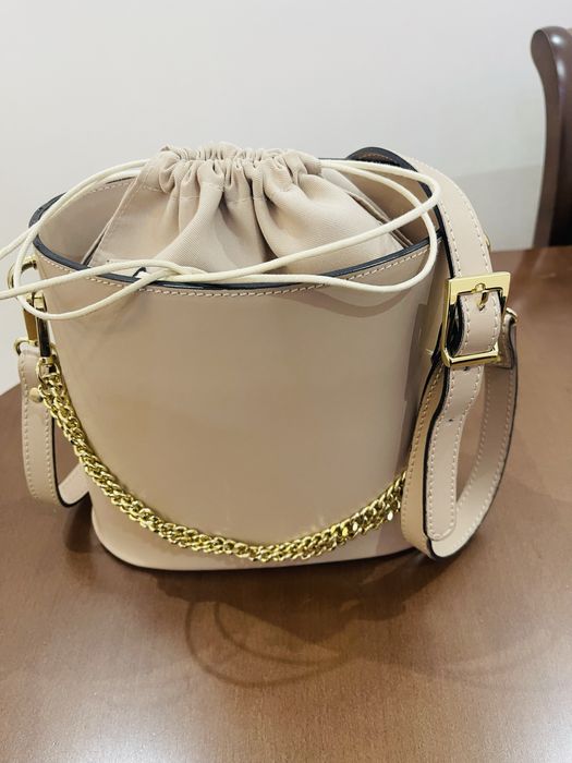 Сумку продам красивая