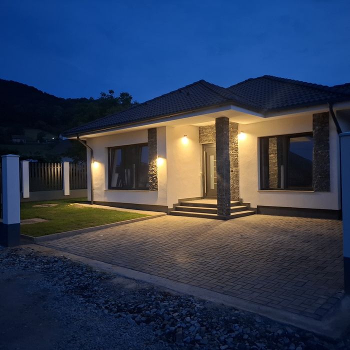 Casă pe un nivel,preț de apartament,toate utilitățiile în casa cu contoarele montate