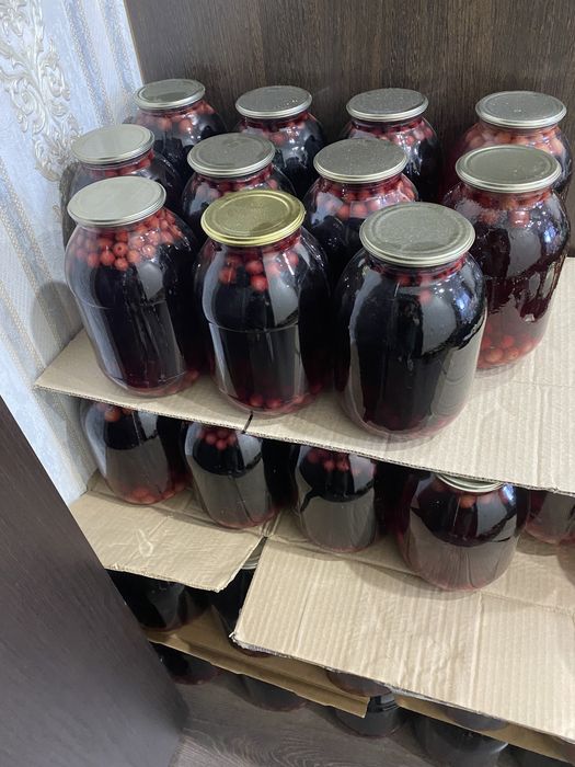 Компоты Вишня персик виноград смородина слива Вишня - яблоко облепиха