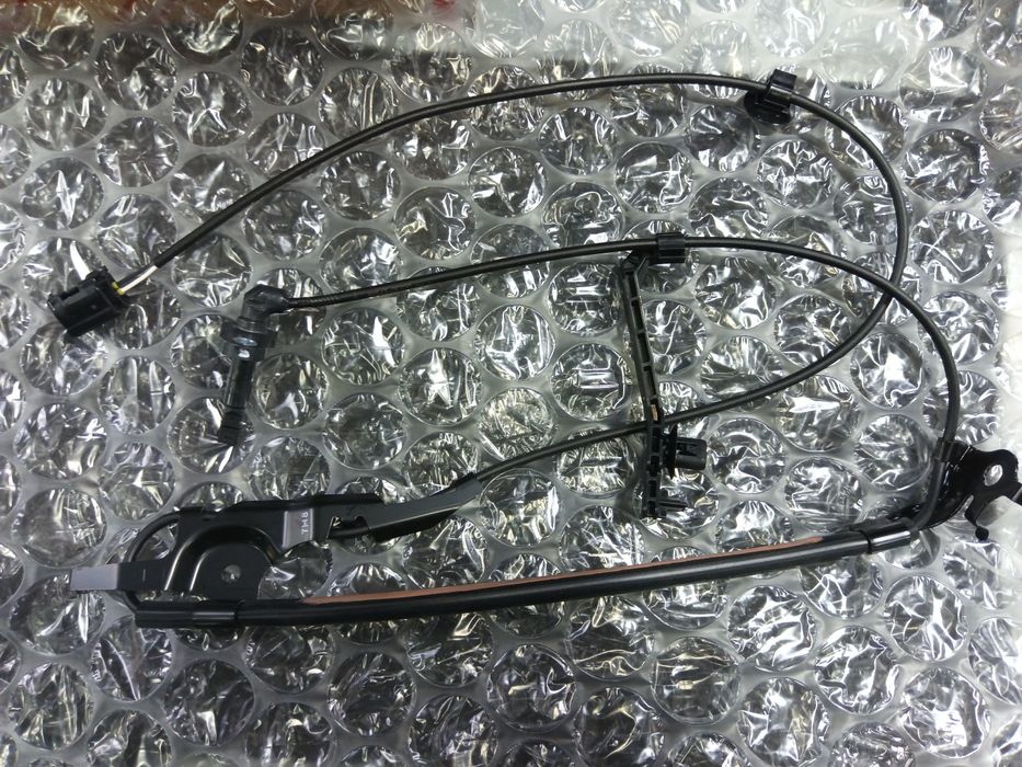 Датчик ABS Toyota Hailender