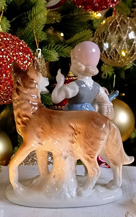 Немецкая винтажная фарфоровая статуэтка