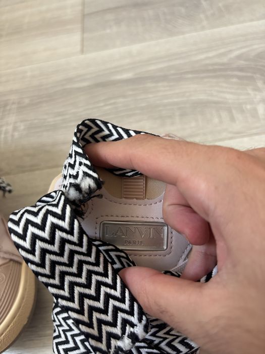 Lanvin Curb