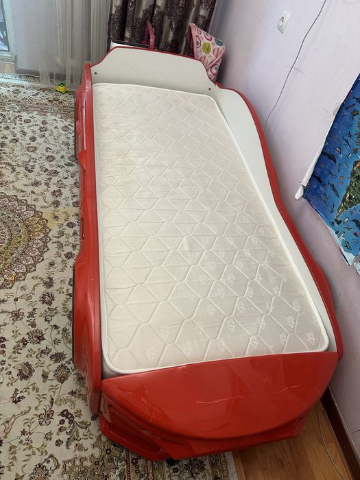 Кровать для мальчика. Красная машина.