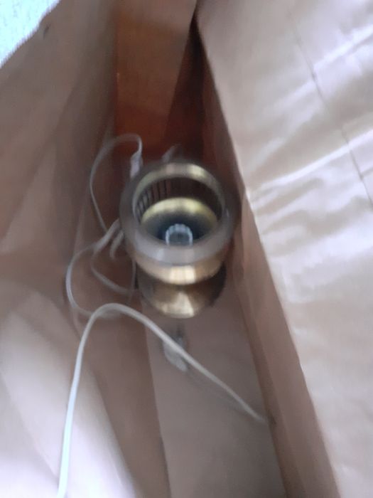 Осветителни тела за нощно шкафче.