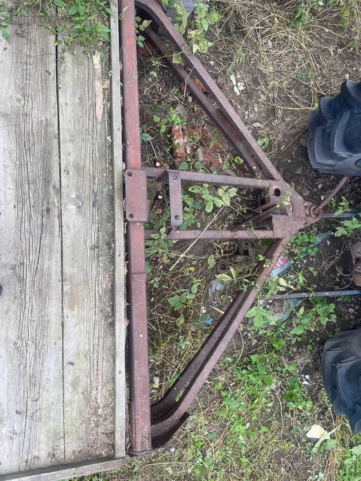Полуприцеп тракторный
