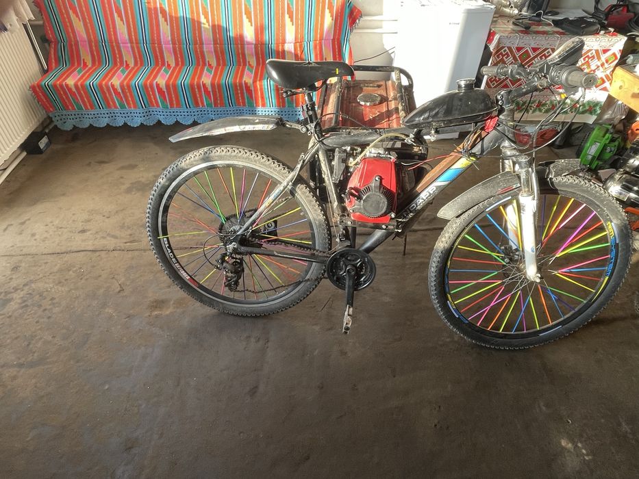 Vand bicicleta cu motor 4t