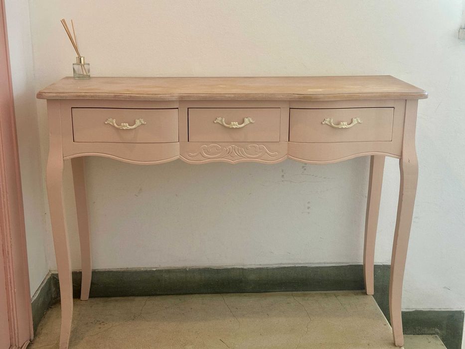 Consolă vintage roz pudrat – 3 sertare