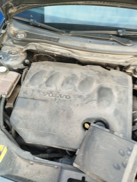 Dezmembrez Volvo S40 2.0diesel 2008 euro 4