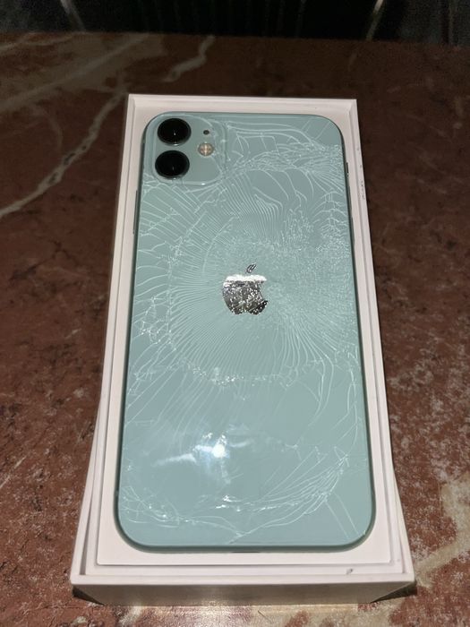 Продам iphone 11