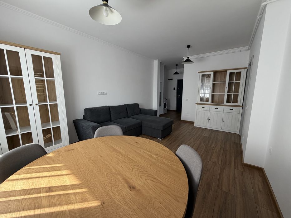 Inchiriez Apartament cu 2 camere - zona abatorului, floresti