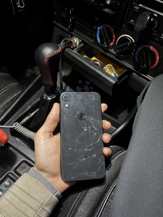 Продам айфон 10 xr