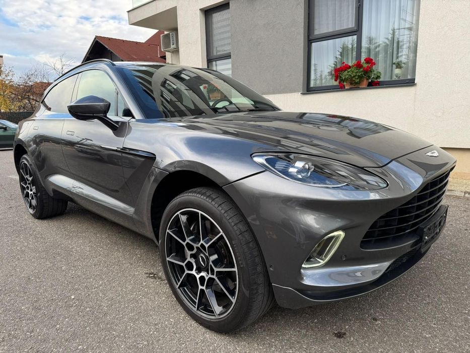 ASTON MARTIN DBX 2021 — imagine 5
