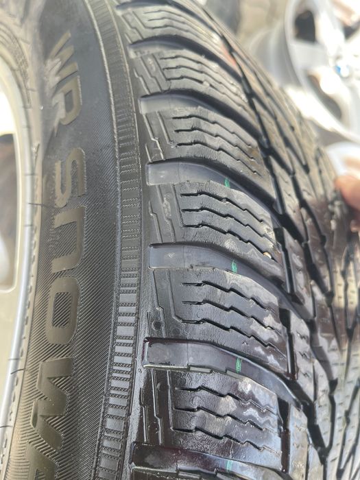 Anvelope de iarna Nokian 205/60 R16!!!