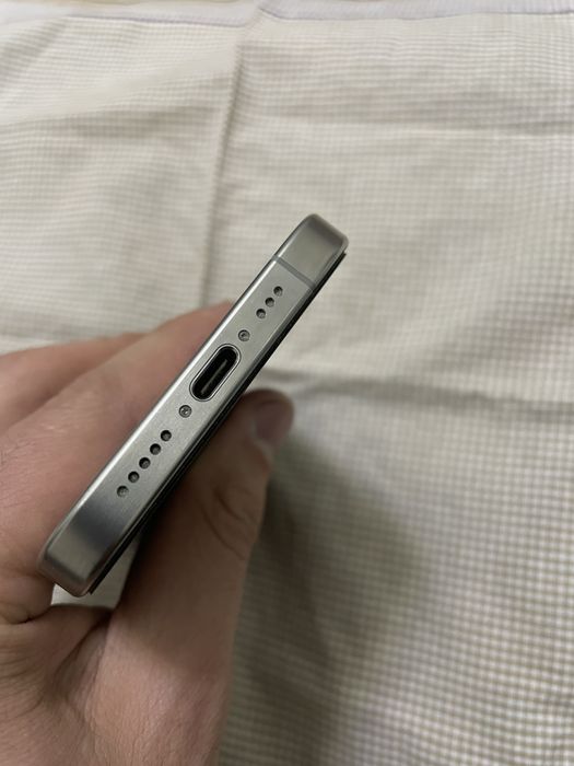 Iphone 15 pro ideal karopka dok