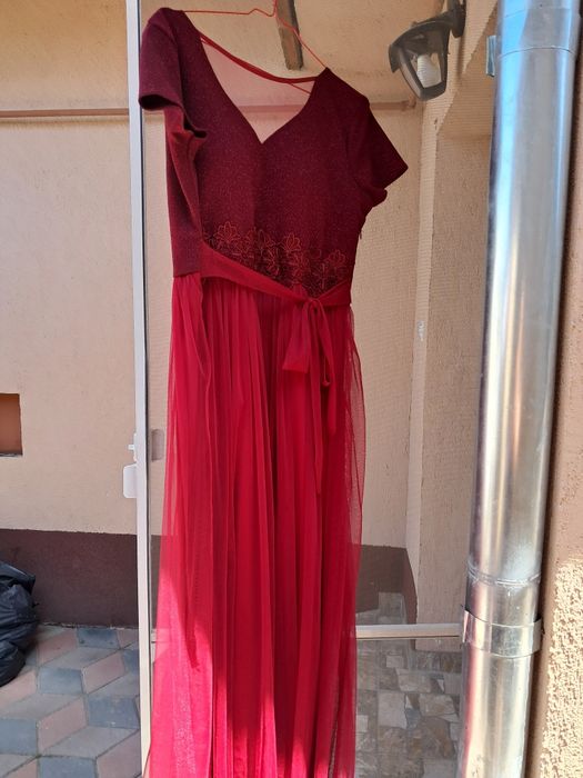 Rochie frumoasa bordo