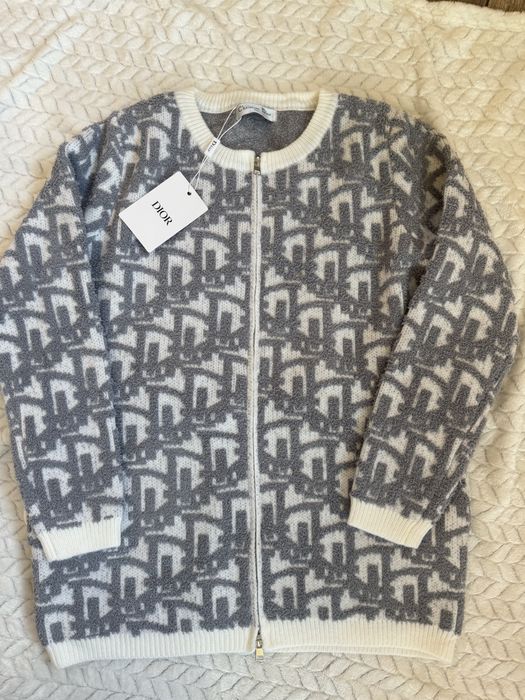 Дамска жилетка нова