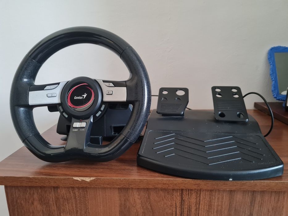 Игровой руль Genius