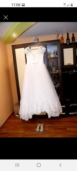 Vand rochie mireașa