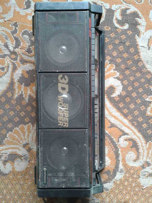 Продавам радиокасетофон Hitachi TRK -3D8E