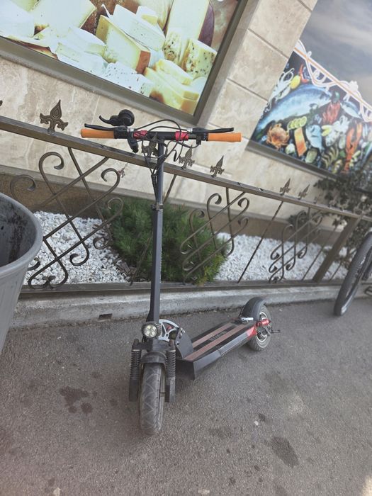 СРОЧНО продам электросамокат kugoo m4
