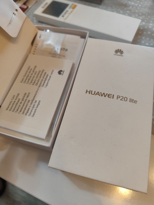 Смартфон Huawei P20 Lite
