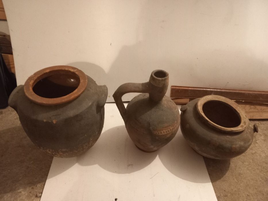 Антики: Грънци,чайници, бъклица, др