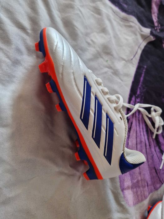 Adidasi Fotbal Adidas