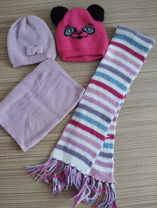 Детски шалове и шапки